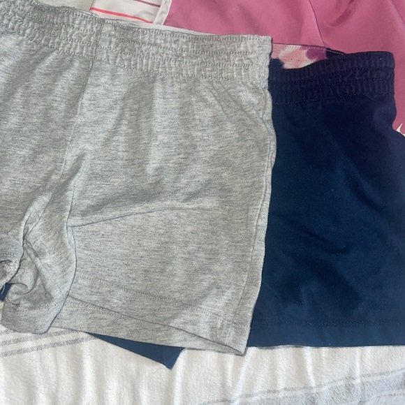 Girls small shorts bundle - Picture 2 of 3